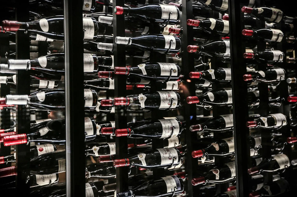 The Sommelier's Guide: How to Organize Your Wine Cellar by Region, Vintage, and Drinking Date